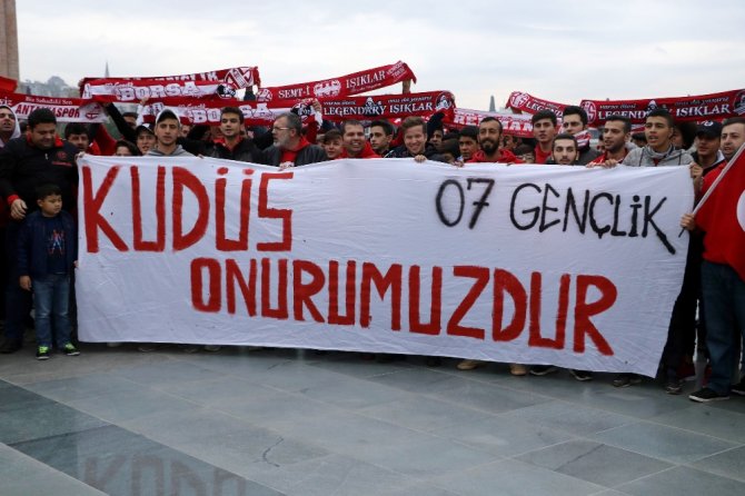 Antalyasporlu Taraftarlardan Alkışlık Hareket