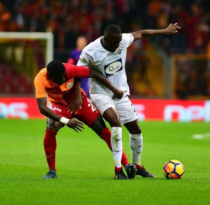 İlk 25 Dakika Akhisarspor’un Üstünlüğüyle Geçildi