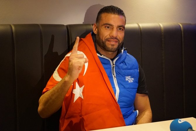 Şampiyon Türkiye’de Ringe Çıkmak İstiyor