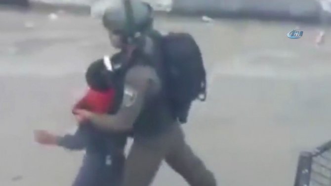 İsrailli Askerler, Filistinli Çocukları Gözaltına Aldı