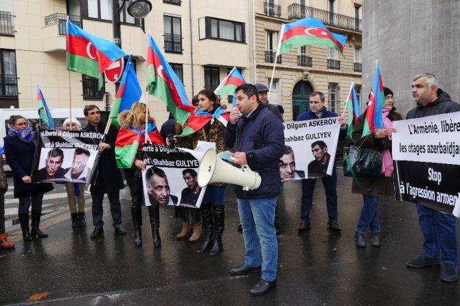 Paris’te Ermenistan Protestosu