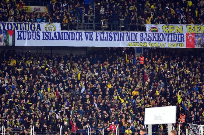 Fenerbahçe Tribünlerinden Kudüs’e Destek