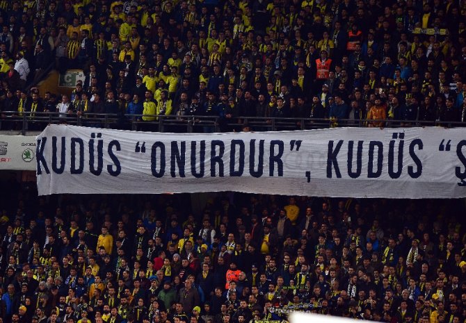 Fenerbahçe Tribünlerinden Kudüs’e Destek