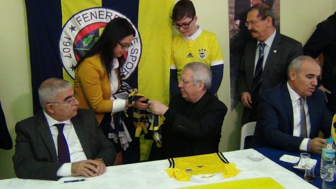 Aziz Yıldırım Soruları Yanıtsız Bıraktı