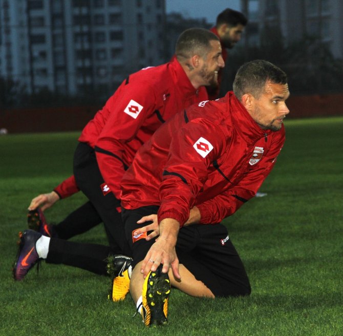 Adanaspor’da Es-es Mesaisi Başladı