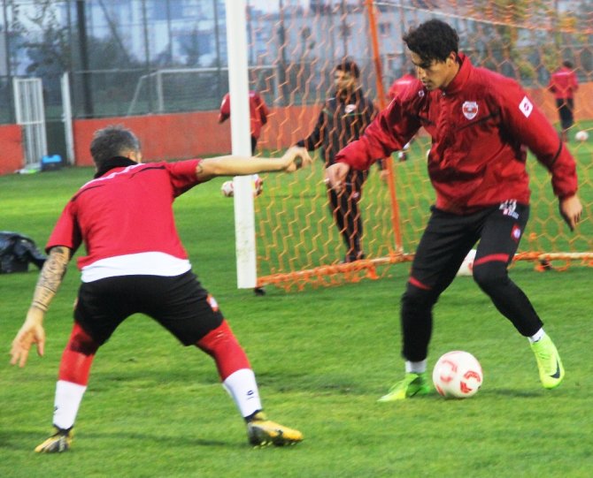 Adanaspor’da Es-es Mesaisi Başladı