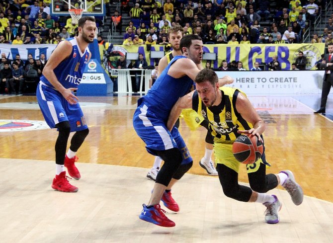 Fenerbahçe Doğuş Farka Koştu