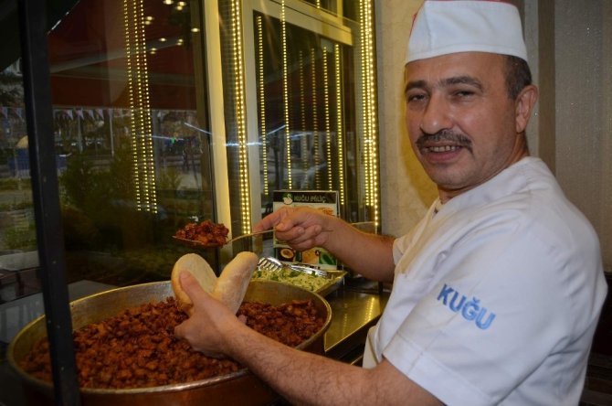 Daha Önce Çöpe Attıkları Ciğer Ve Sakatatı Şimdi Parayla Bulup Da Alamıyorlar