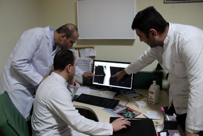 “Karlı Ve Buzlu Yolda Penguen Gibi Yürüyün”