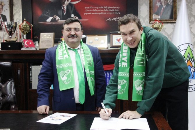 Artvin Belediyespor Basketbol Takımı’na Rus Pivot