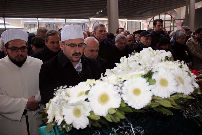 İbrahim Erkal’ın Kayınpederi Son Yolculuğuna Uğurlandı