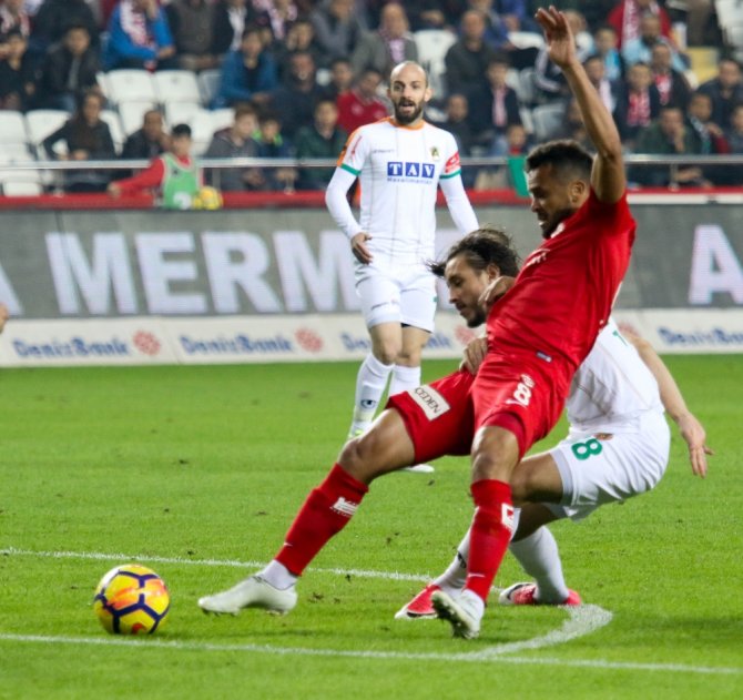 İlk Yarıda 2 Gol Var