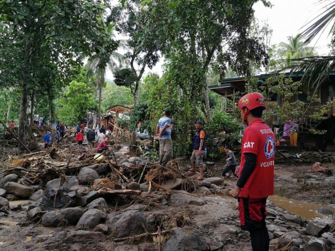 Filipinler’de Tropikal Kasırga: 90 Ölü