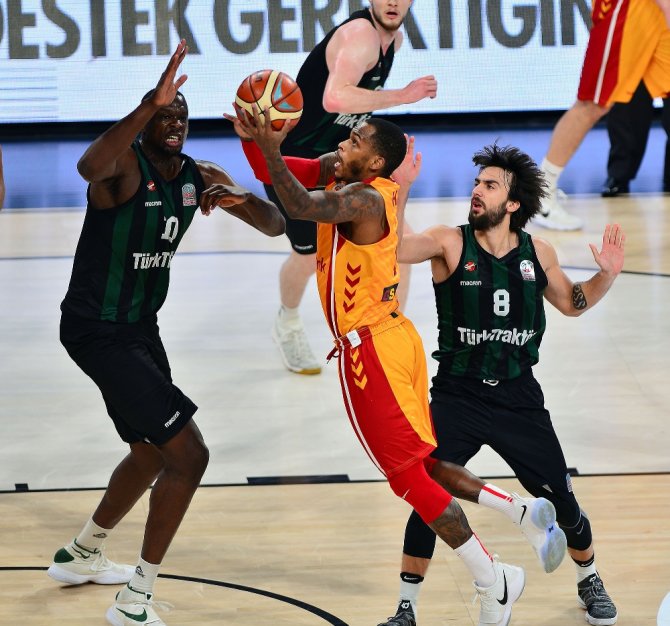 Galatasaray Son Saniyede Yıkıldı