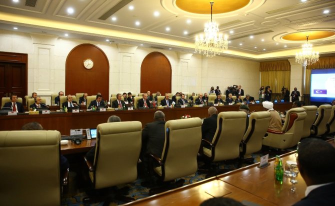 Erdoğan, Sudan’da Heyetler Arası Görüşmeye Katıldı