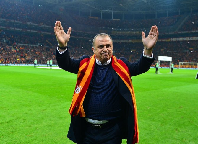 Fatih Terim’e Türk Telekom’da Sevgi Seli