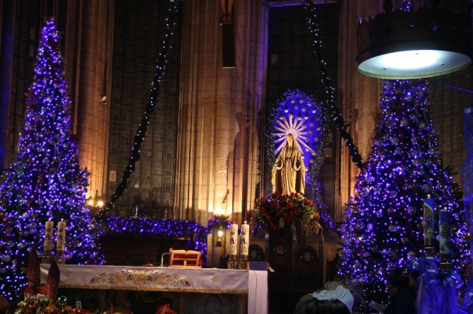 Saint Antuan Kilisi’nde Noel Ayini