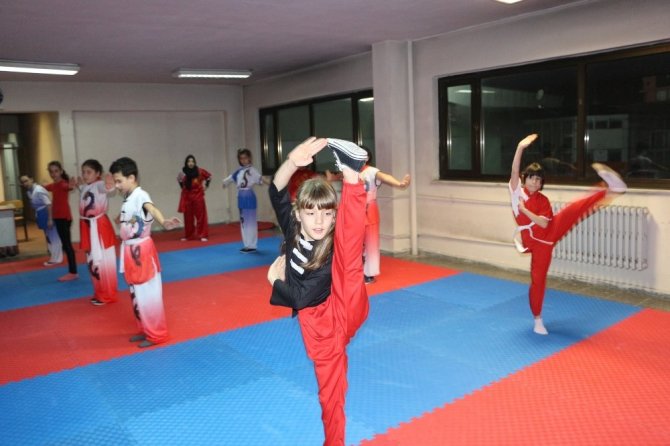 İç Savaştan Kaçtıkları Türkiye’de Wushu Taoli Sporunu Öğretiyorlar
