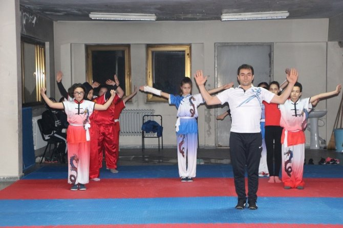 İç Savaştan Kaçtıkları Türkiye’de Wushu Taoli Sporunu Öğretiyorlar