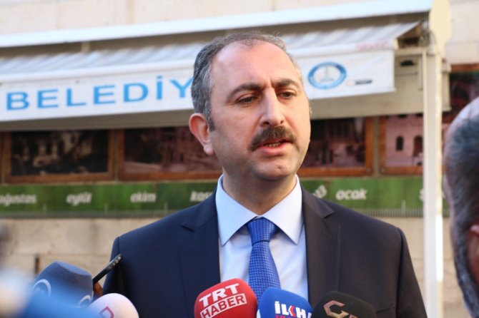“Biz Zarrab’ı Değil, Türkiye’nin Menfaatini Koruyoruz”