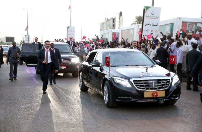 Erdoğan’a Sudan’da Sevgi Seli