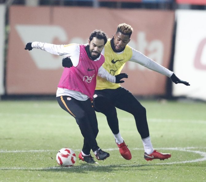 Galatasaray 7 Eksikle Çalıştı