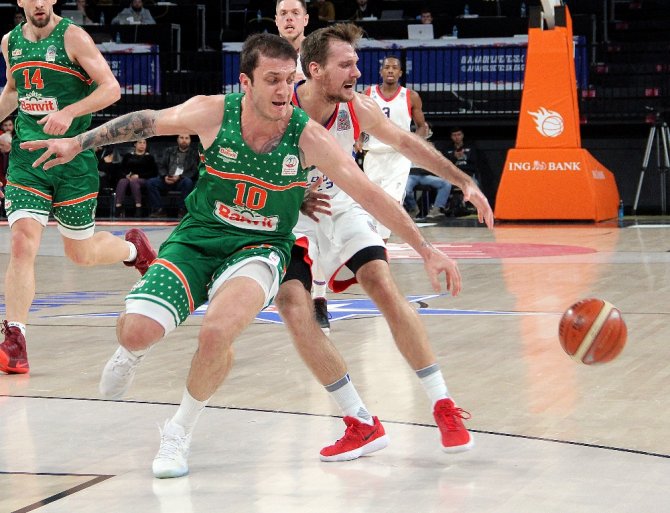 Anadolu Efes Evinde Buz Tuttu