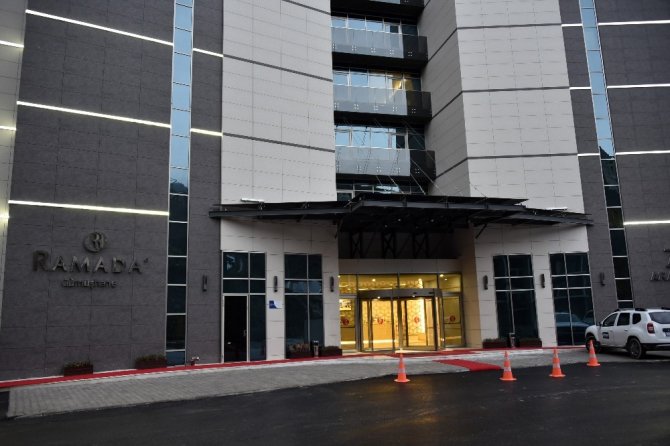Ayakkabı Boyacılığından 5 Yıldızlı Otel Sahipliğine