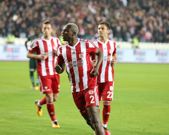 Sivasspor’un Vazgeçilmezi Arouna Kone Oldu