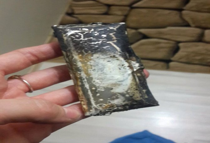 Doktorun Cebindeki Telefon Patladı