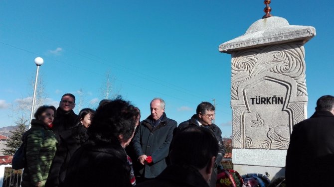 Bulgaristan Türkleri Şehitlerini Andı