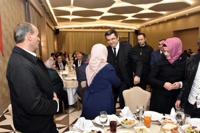 Vali Memiş Şehit Aileleriyle Yemekte Buluştu