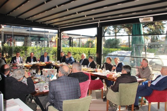 Yomra’da Muhtarlarla İstişare Toplantısı Yapıldı