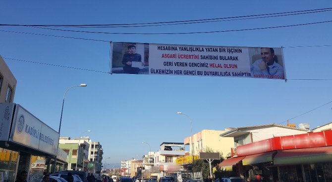 İyilik Yaptı, Afişleri Asıldı