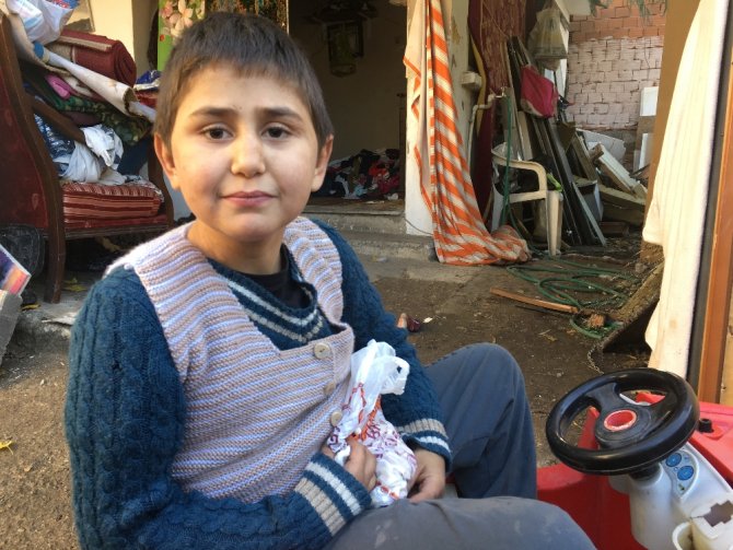 İzmir’deki O Aile İçin Bakanlık Devreye Girdi