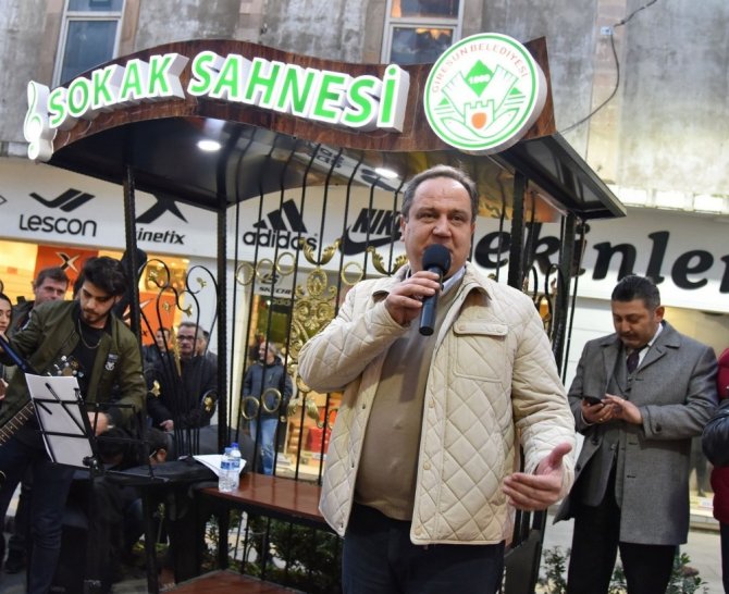 Giresun Belediyesi’nden Sokak Müzisyenleri İçin “Sokak Sahnesi”