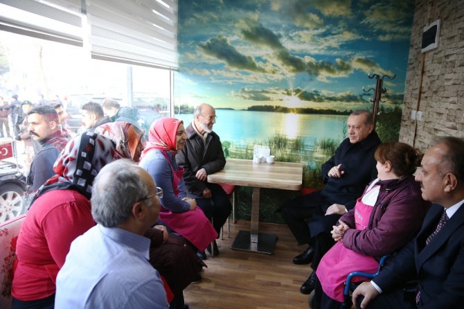 Erdoğan’a Kastamonu’da Çay İkram Edildi
