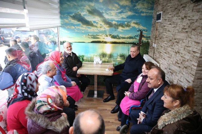 Erdoğan’a Kastamonu’da Çay İkram Edildi