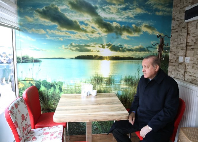 Erdoğan’a Kastamonu’da Çay İkram Edildi