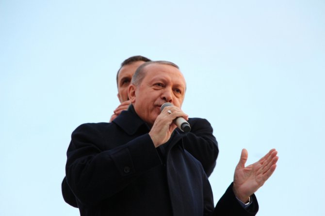 "F-16 Olur, Tank Olur, İnlerine Gireriz”