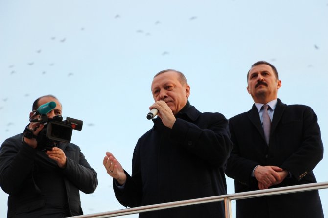 "F-16 Olur, Tank Olur, İnlerine Gireriz”