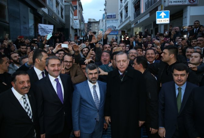 Erdoğan, Sultanbeyli Belediyesini Ziyaret Etti