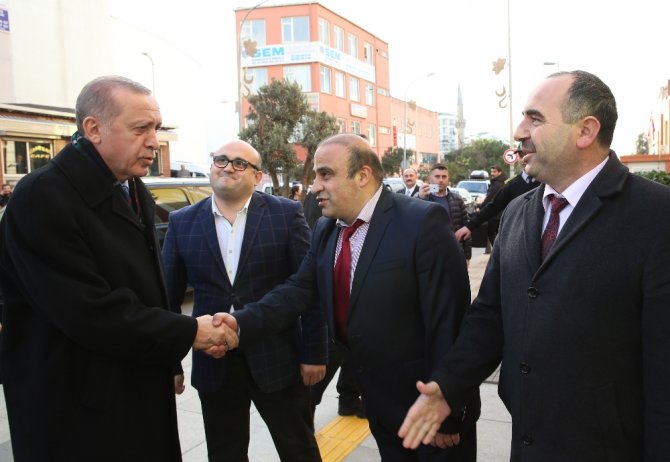 Erdoğan, Sultanbeyli Belediyesini Ziyaret Etti