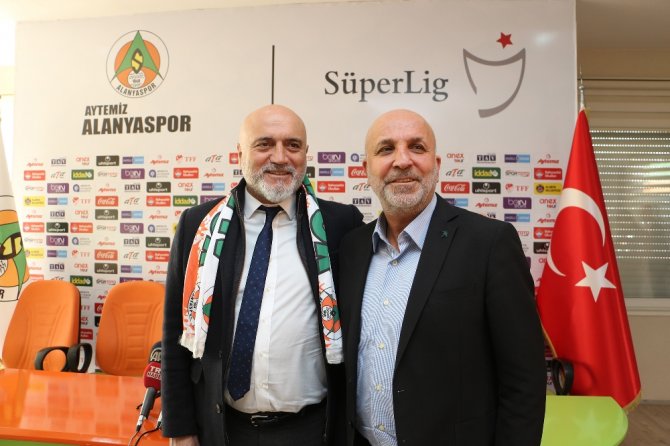 A. Alanyaspor, Hikmet Karaman’la Sözleşme İmzaladı