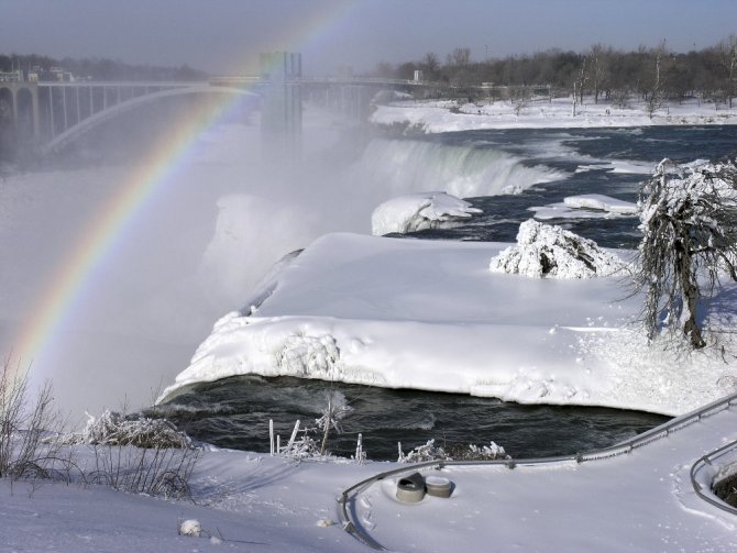 Niagara Şelalesi Buzla Kaplandı