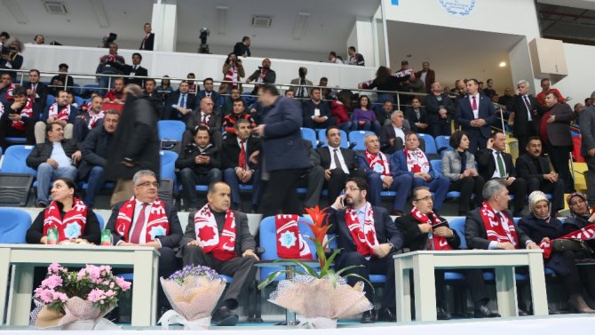 Türkiye, Hollanda’yı Mağlup Etti
