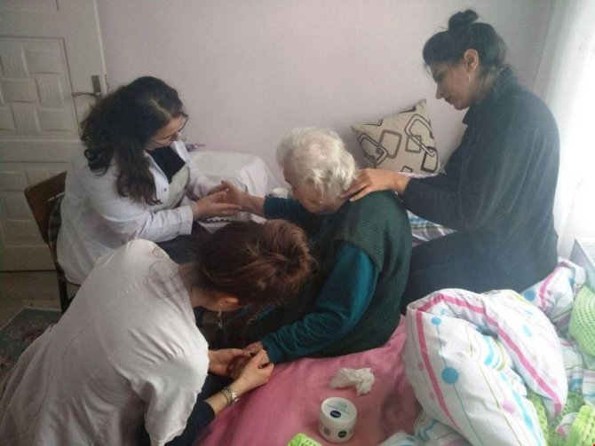 Artvin’de Yaşlı Ve Hasta Vatandaşlara Kişisel Bakım Hizmeti