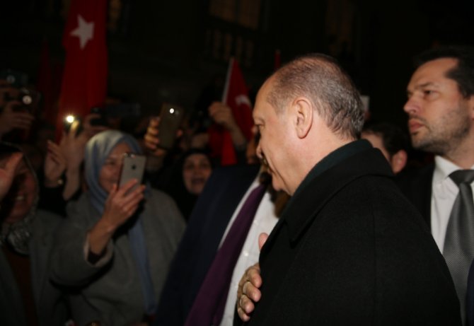 Cumhurbaşkanı Erdoğan’a Fransa’da Sevgi Seli