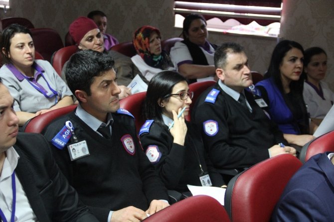 Artvin Devlet Hastanesi’nde Taşeron İşçilerin Kadro Heyecanı