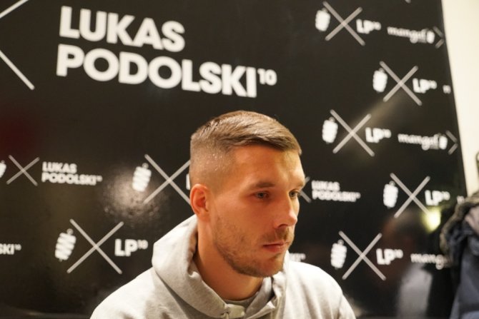 Lukas Podolski Dönerci Açtı